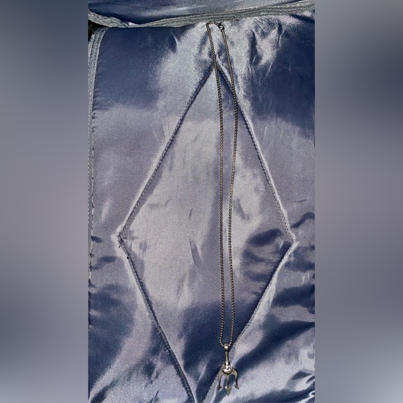 🔱 Atlantis Trident Shape Necklace - Picture 3 of 3